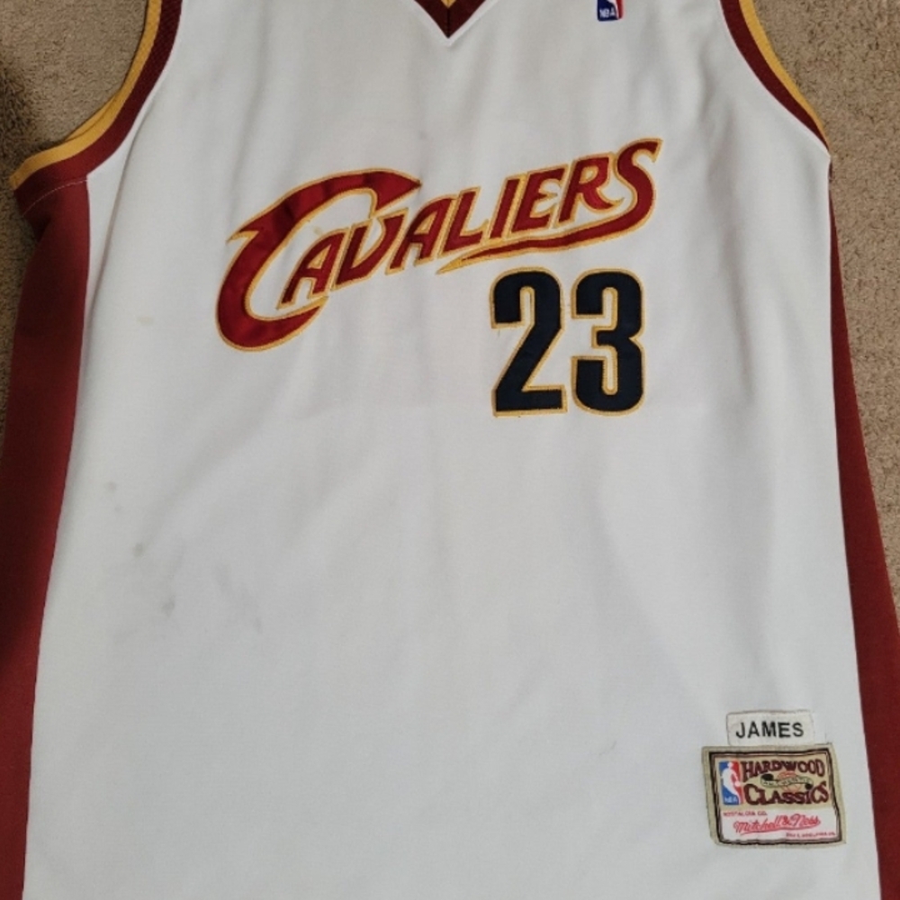 Mitchell & Ness Cavaliers White and Maroon Jersey